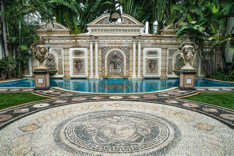 huis versace miami te koop|Exclusive Villa in Miami Beach .